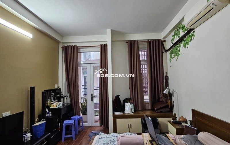 Hẻm 5m Thông, gần Mặt Tiền Cách Mạng Tháng 8 Phường 5 Tân Bình, 64m2, 3 Tầng 4PN Chỉ 12 tỷ